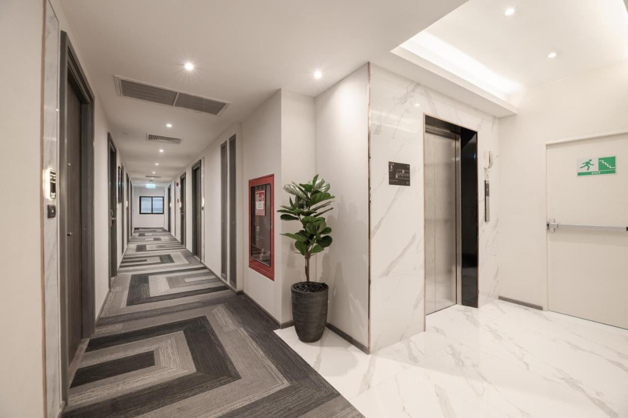 Отель Aspira Parc Sukhumvit 22 Бангкок Экстерьер фото