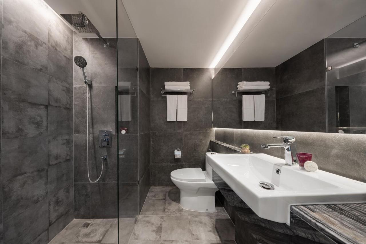 Отель Aspira Parc Sukhumvit 22 Бангкок Экстерьер фото
